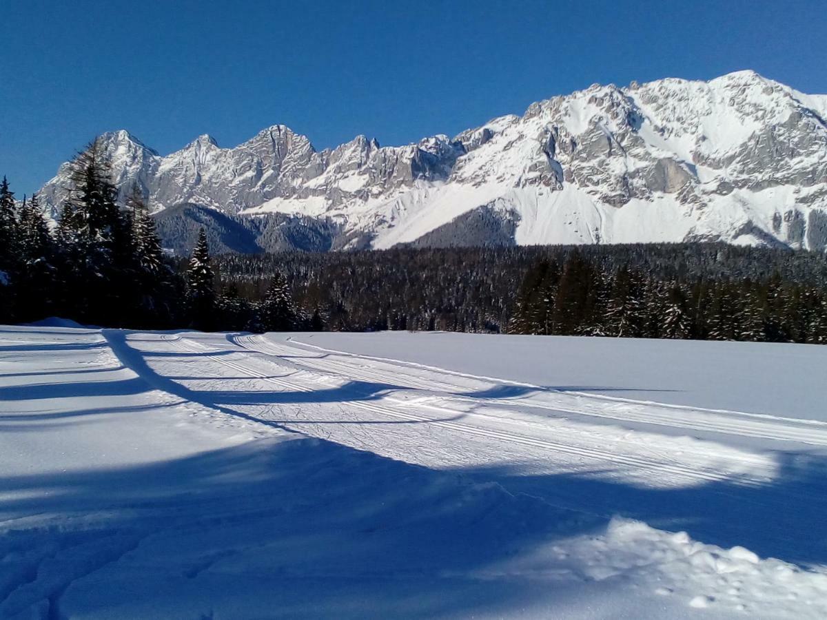 Haus Ferienglueck Lägenhet Ramsau am Dachstein Exteriör bild