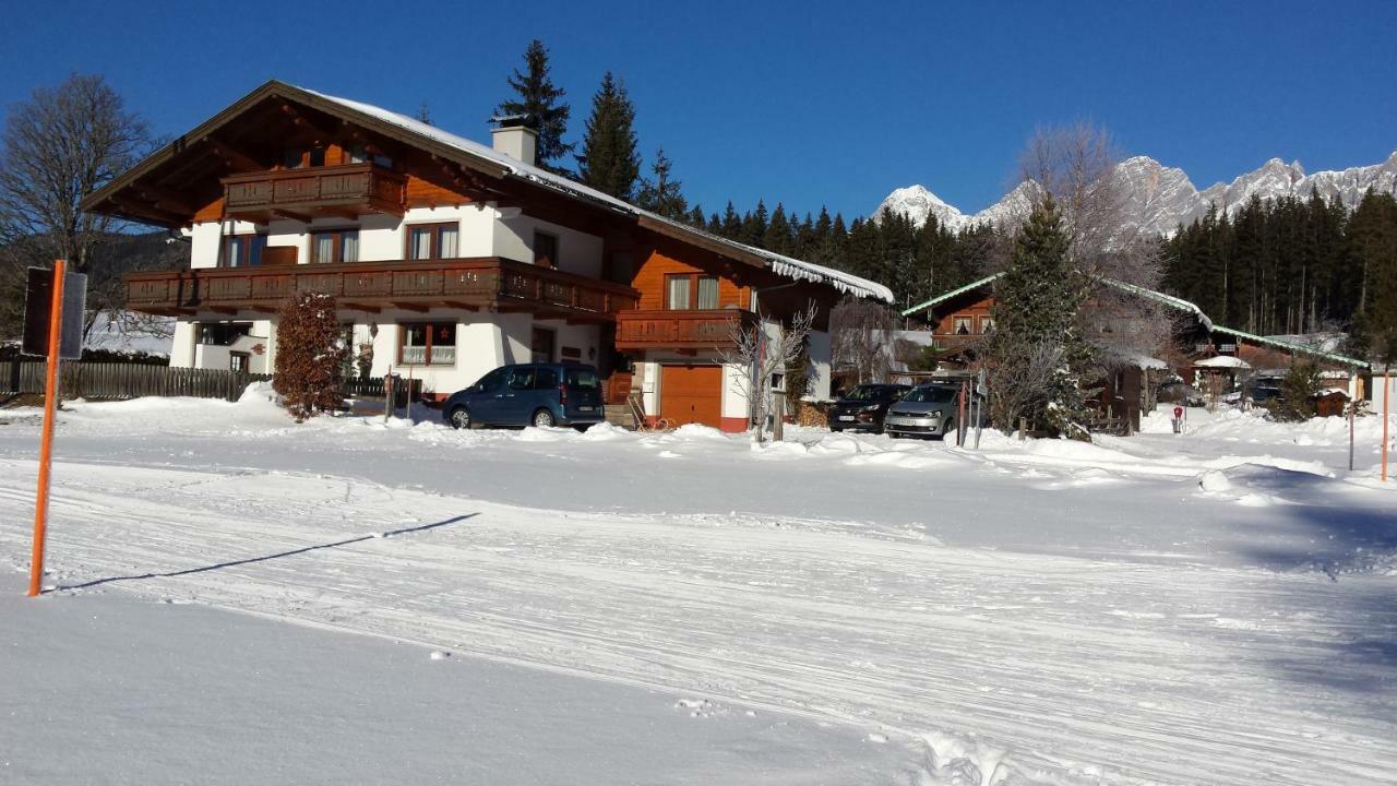Haus Ferienglueck Lägenhet Ramsau am Dachstein Exteriör bild