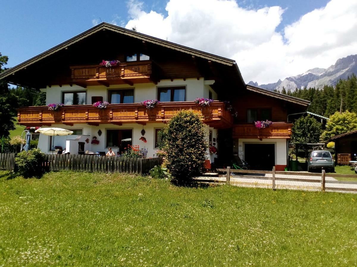 Haus Ferienglueck Lägenhet Ramsau am Dachstein Exteriör bild